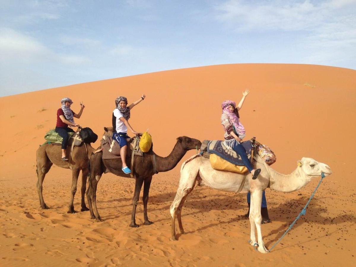 Erg Chebbi Stars Camp 梅尔祖卡 外观 照片
