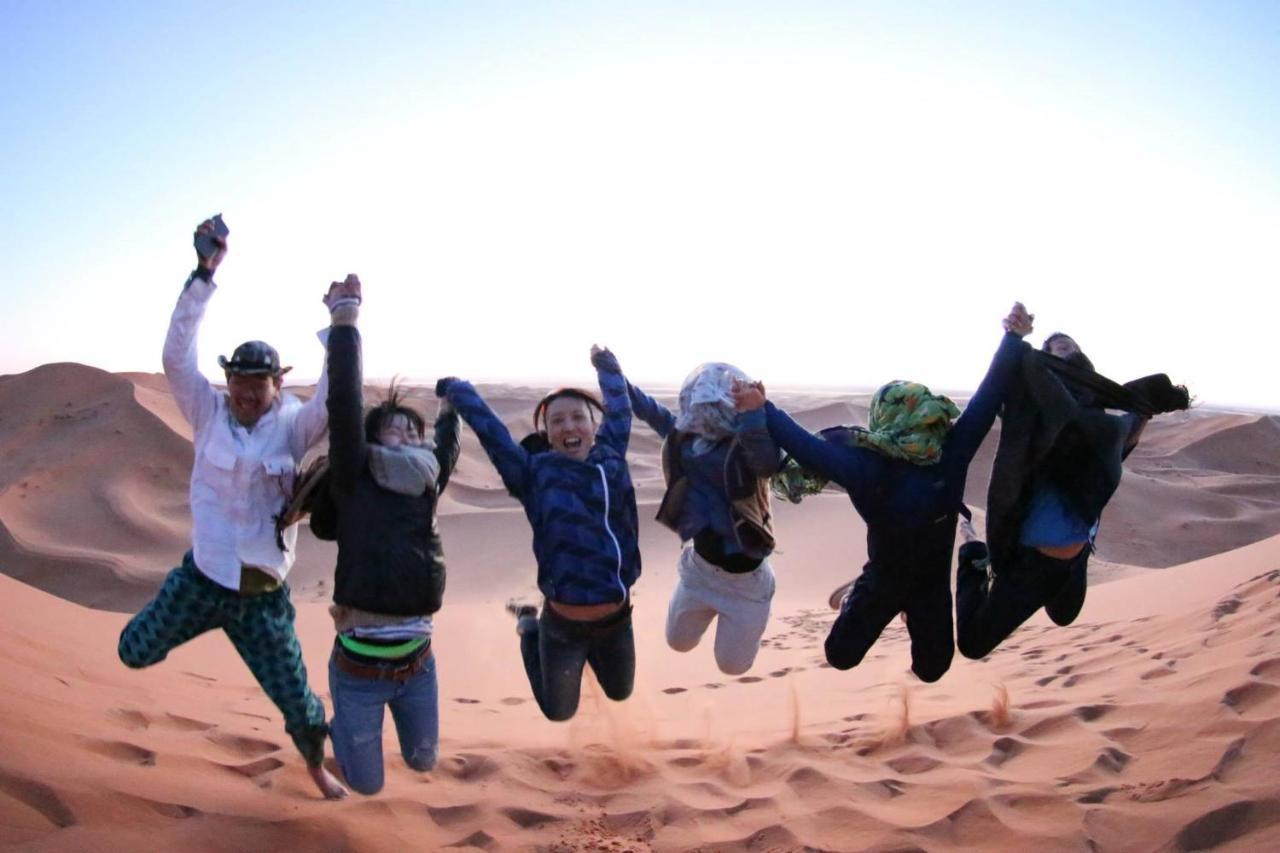 Erg Chebbi Stars Camp 梅尔祖卡 外观 照片