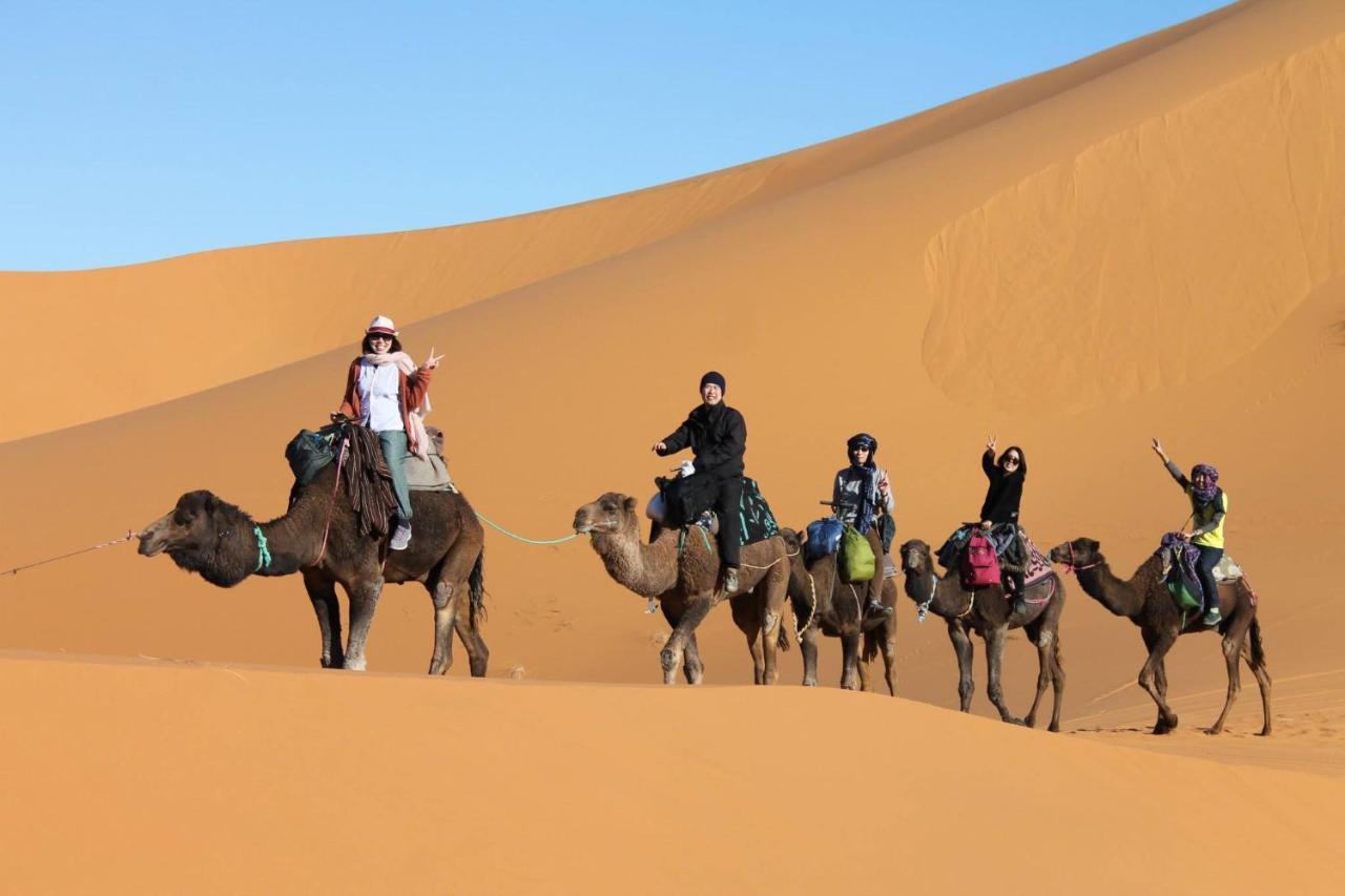 Erg Chebbi Stars Camp 梅尔祖卡 外观 照片