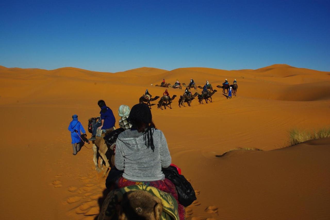 Erg Chebbi Stars Camp 梅尔祖卡 外观 照片