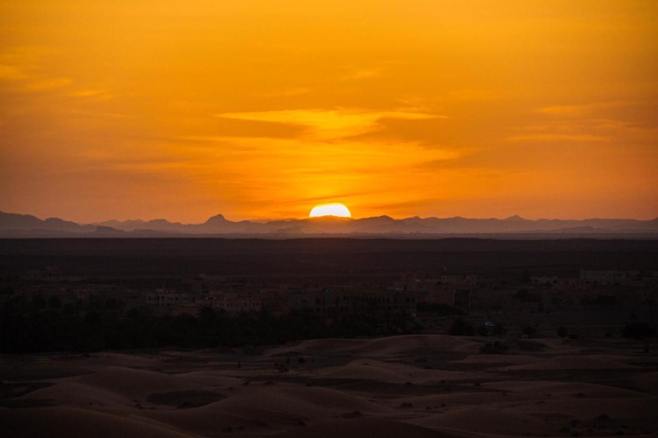 Erg Chebbi Stars Camp 梅尔祖卡 外观 照片