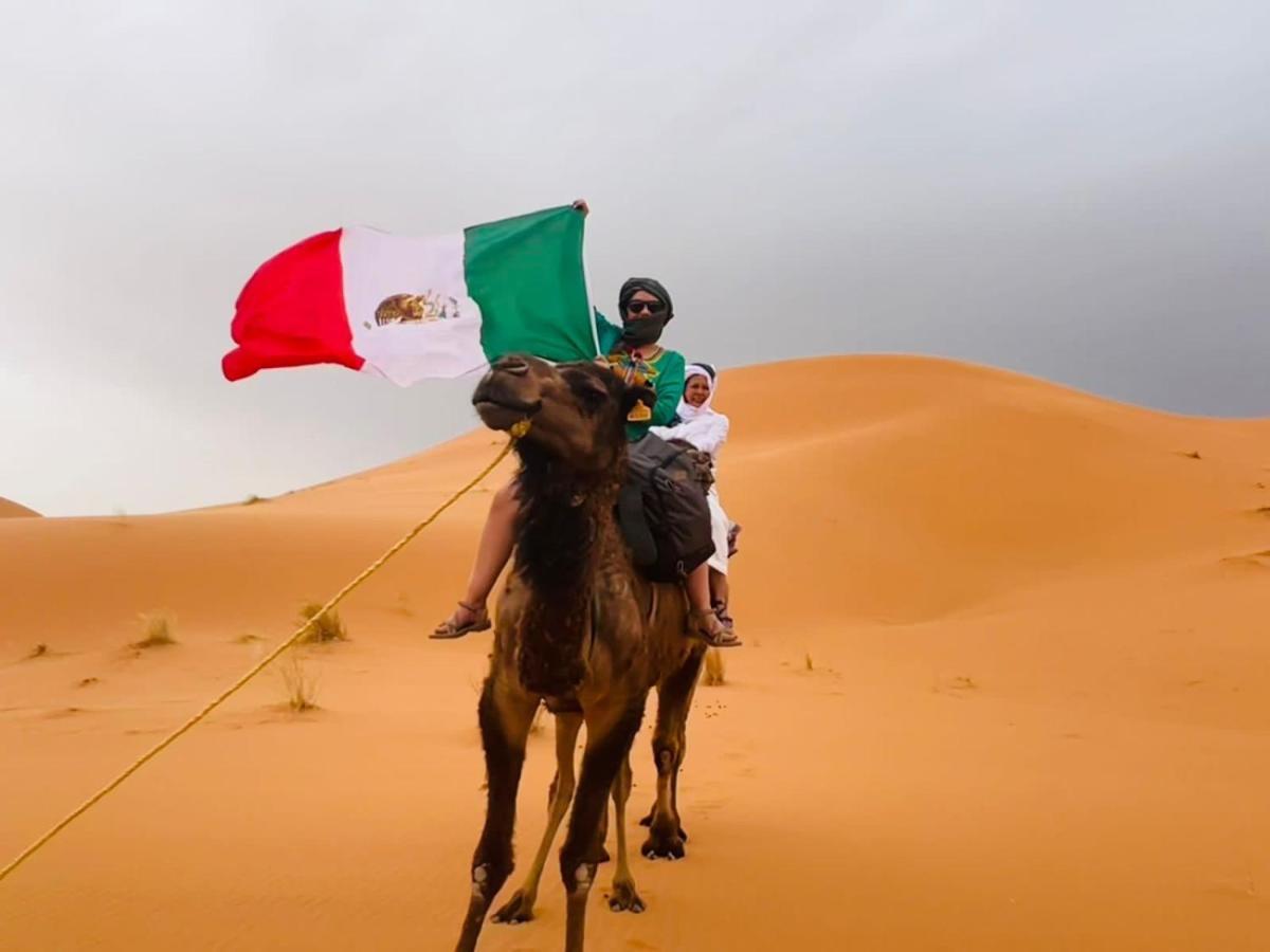 Erg Chebbi Stars Camp 梅尔祖卡 外观 照片