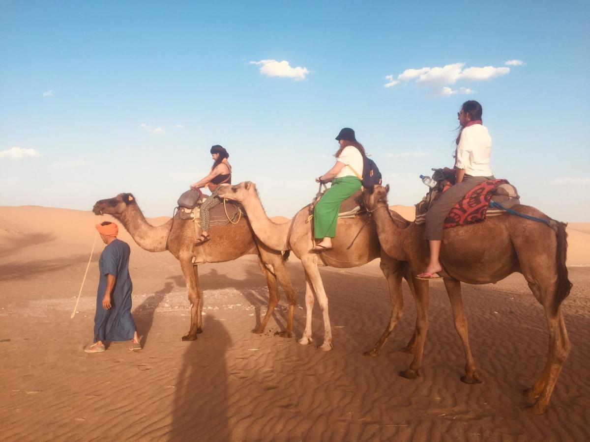 Erg Chebbi Stars Camp 梅尔祖卡 外观 照片