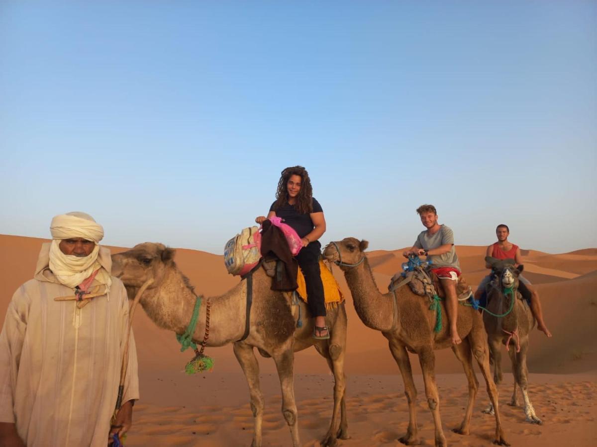 Erg Chebbi Stars Camp 梅尔祖卡 外观 照片